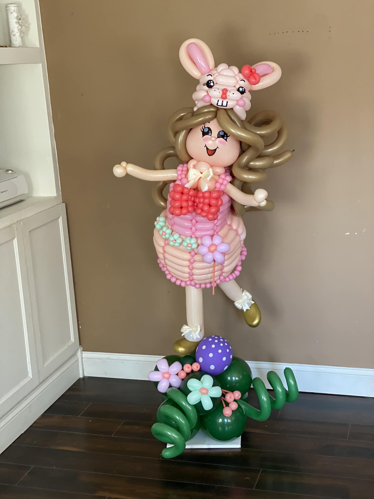 Montaje amplio de arte con globos